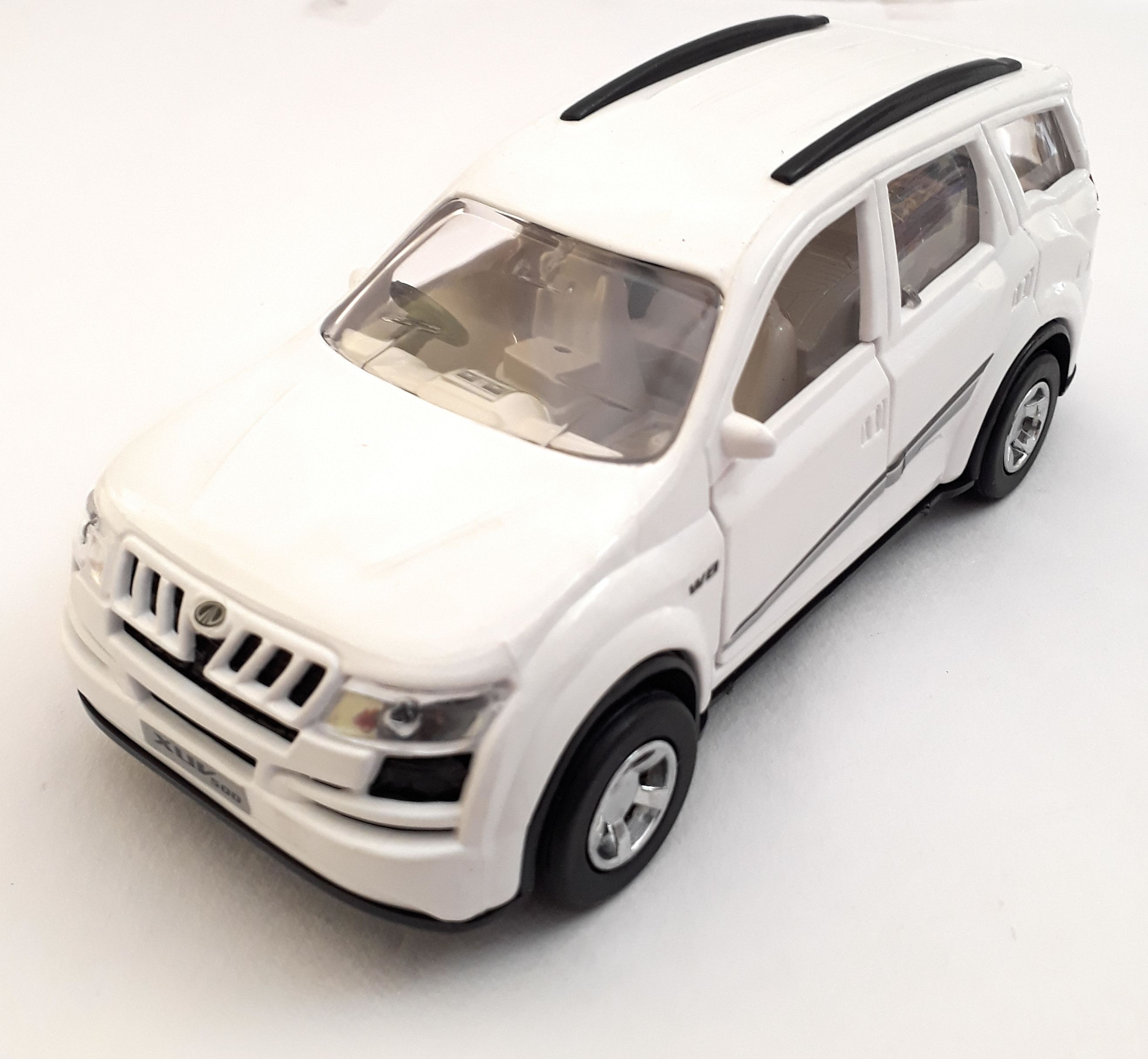 xuv 500 diecast model