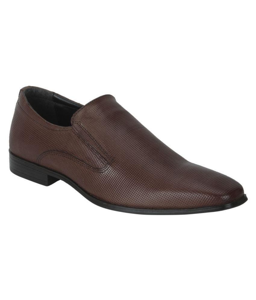 red tape flat sole shoes