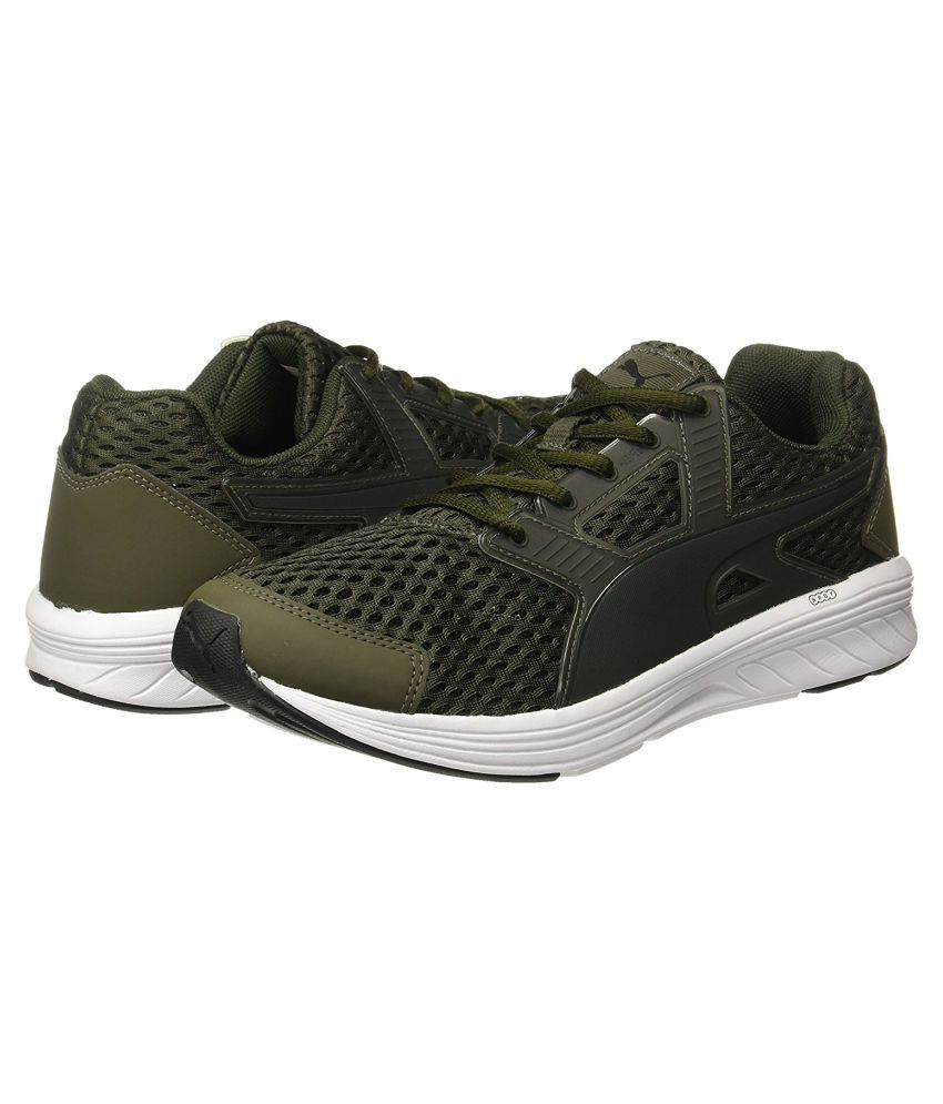 puma green sports shoes