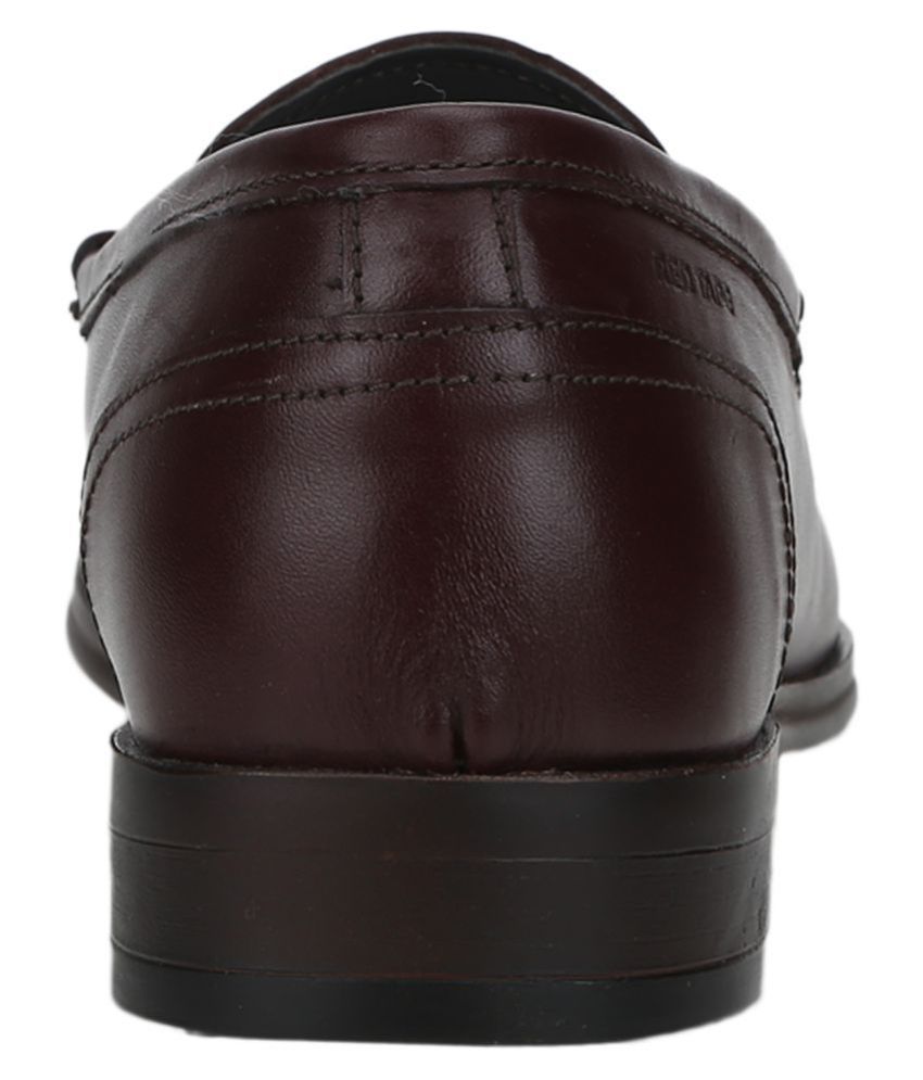 red tape brown loafers online