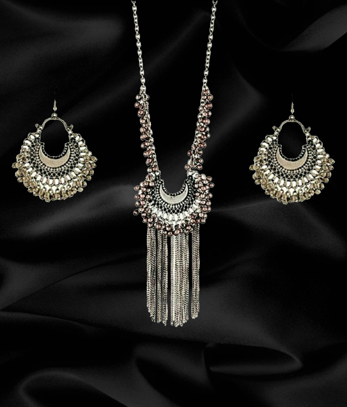     			A M INTERNATIONAL Alloy Silver Contemporary Contemporary/Fashion Necklaces Set