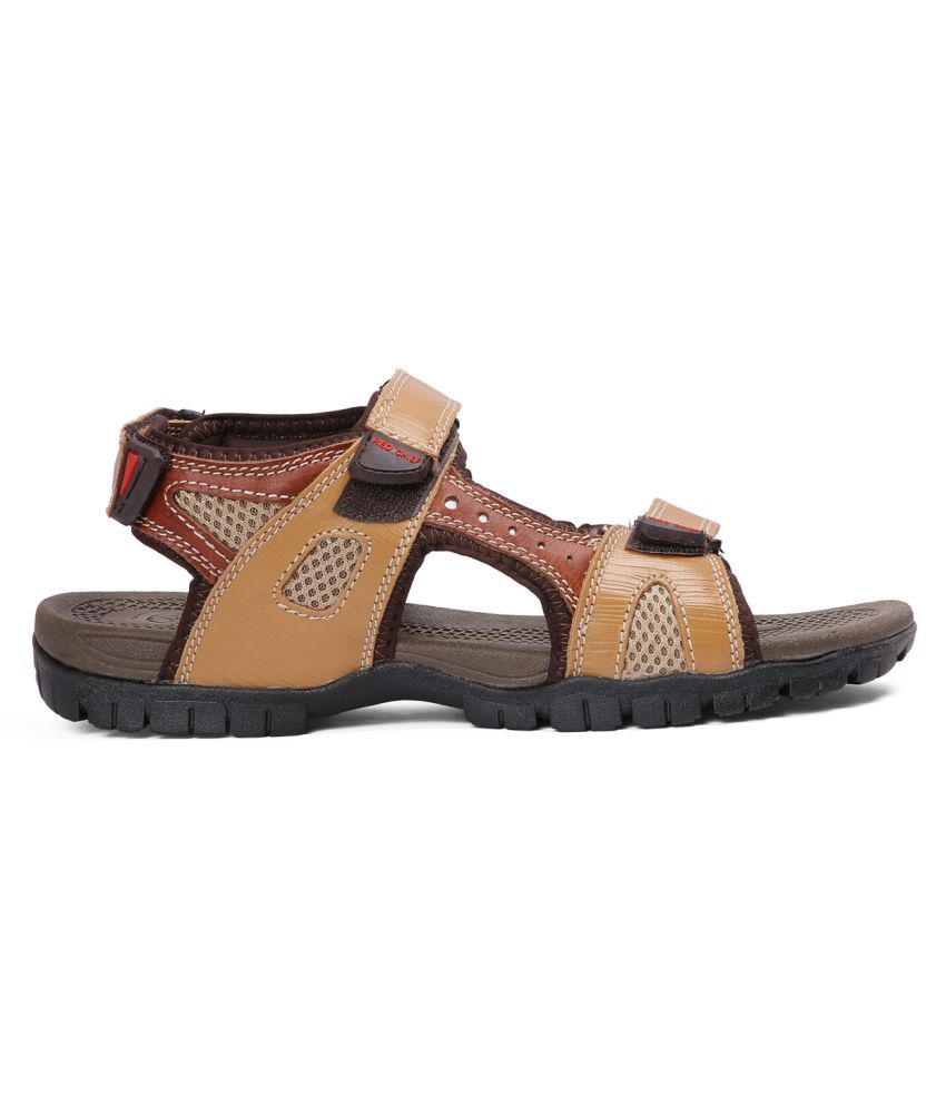 red chief chappals