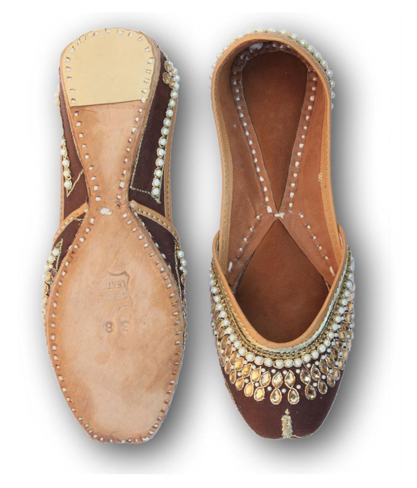 ethnic footwear for women's