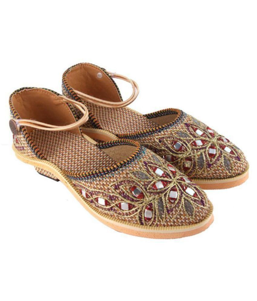 ethnic footwear for women's