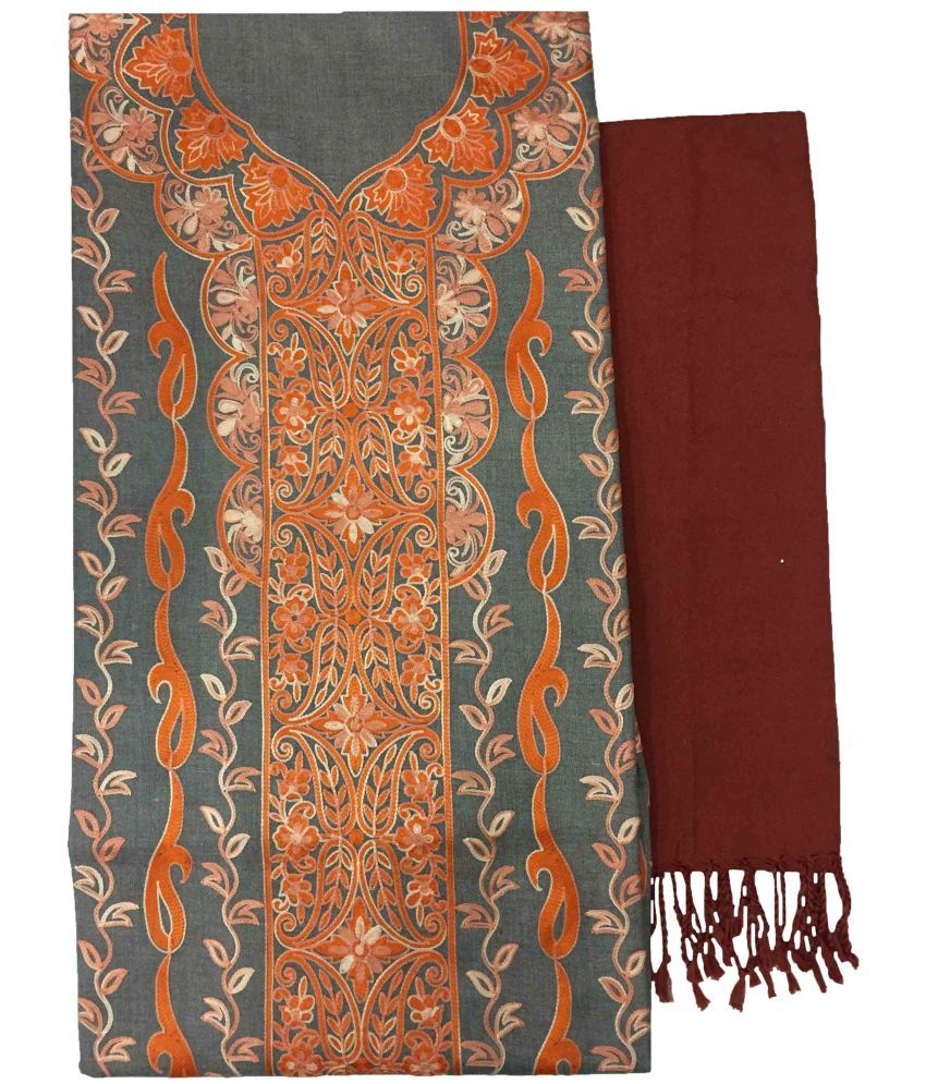 woollen gown