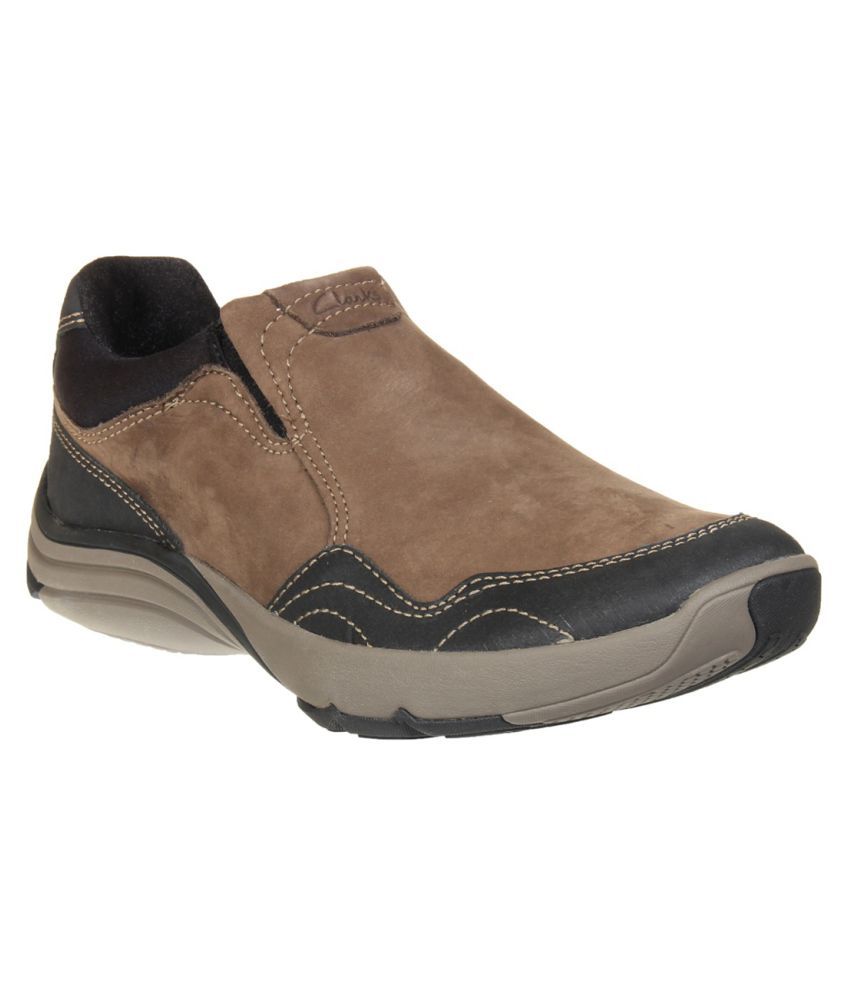 clarks brown casual shoes