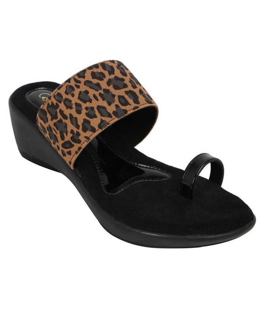 catwalk flat chappals