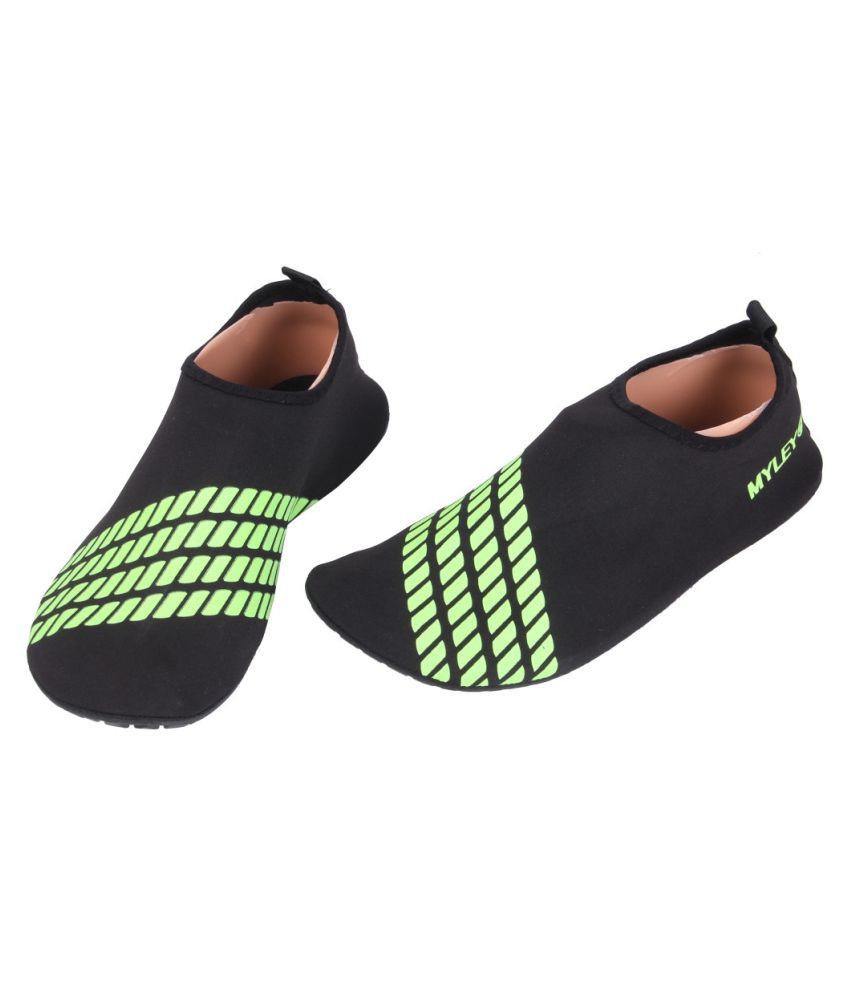 beach sock shoes