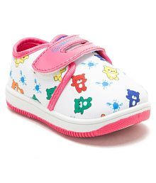 GIRLS TODDLER HEART DESIGN SLIPPERS SIZE SMALL 5-6 COLOR PINK RUBBER SOLE HOUSE