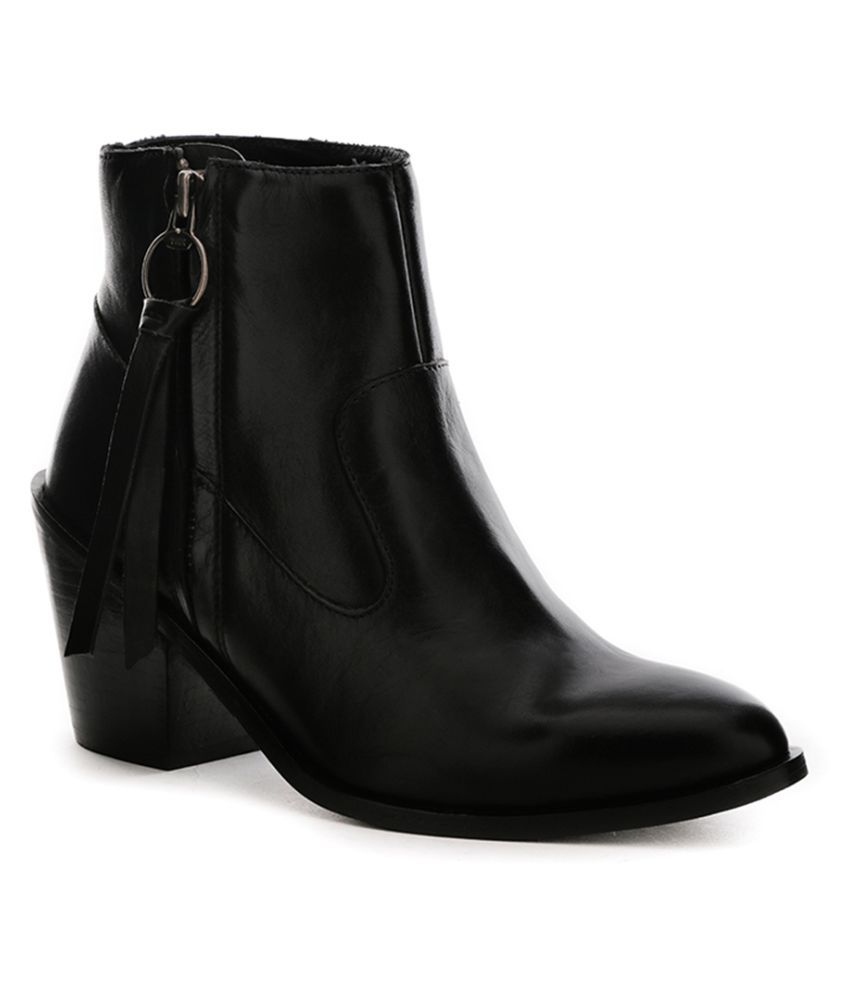 London Rag Black Ankle Length Bootie Boots Price in India- Buy London ...