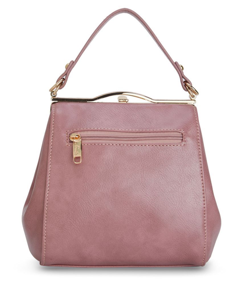 Lavie Sling Bag Review I Indianyoutuber IUCN Water