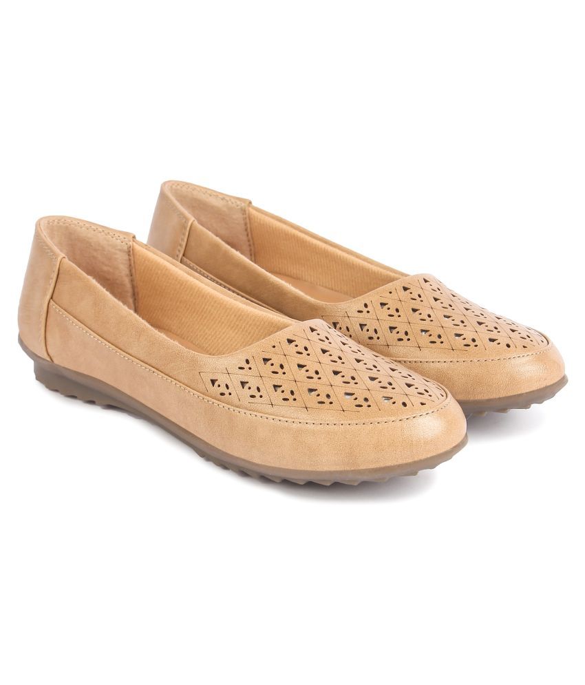 camel ballet pumps