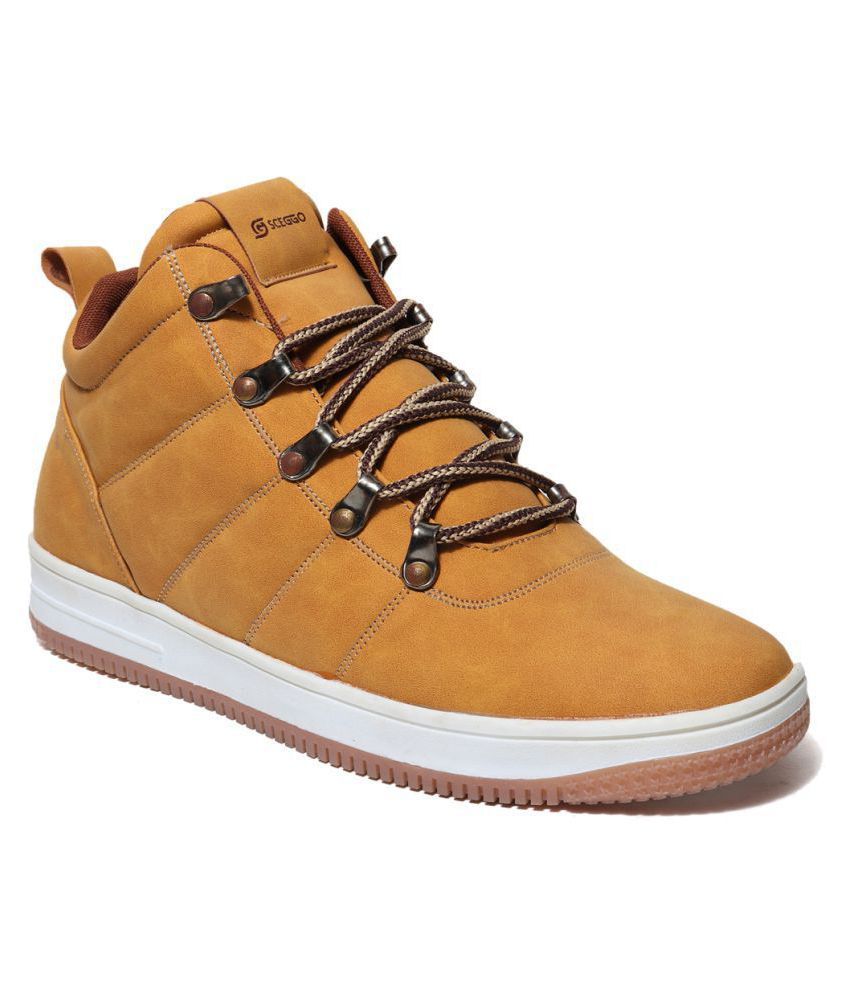 mens tan running shoes