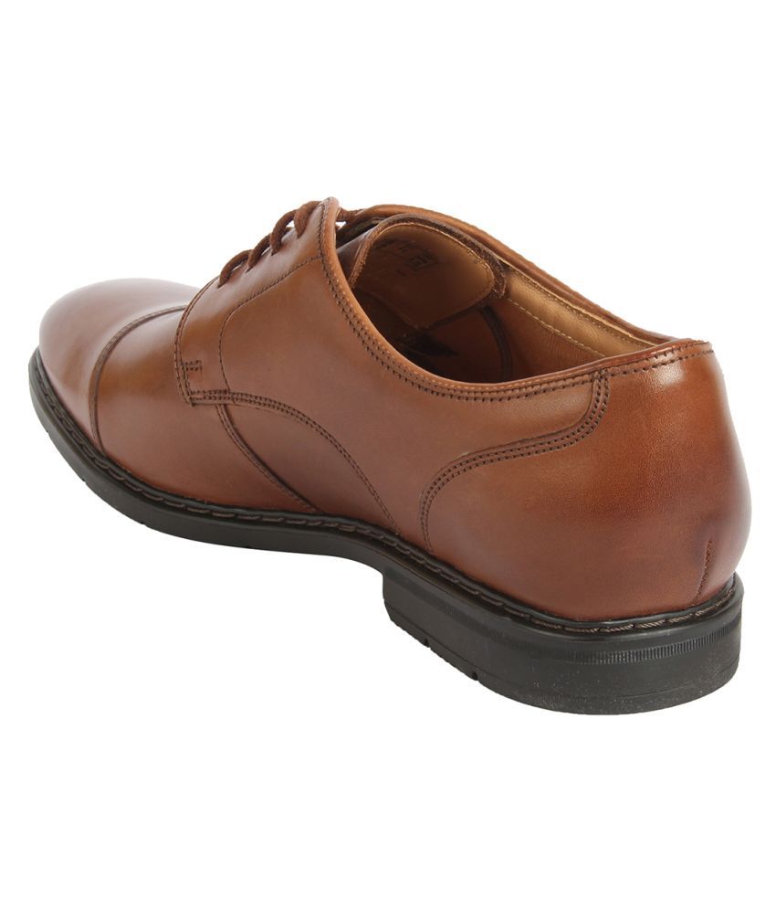 tan clarks shoes