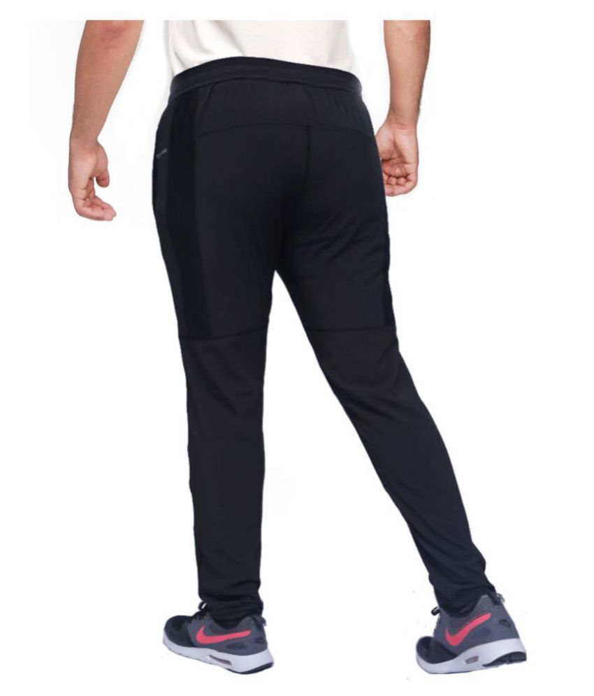 yunek track pants