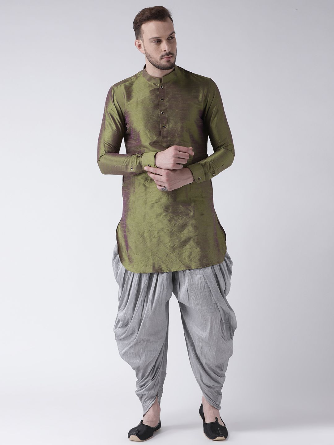     			Deyann Green Silk Blend Kurta Pyjama Set