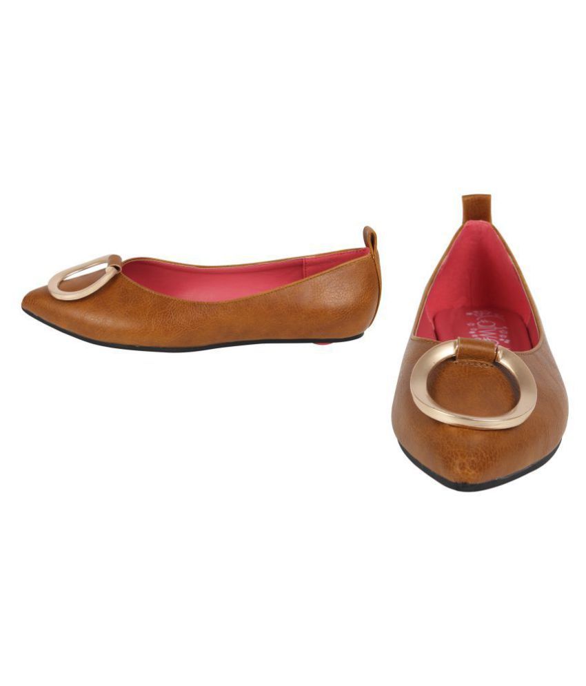 tan ballerinas