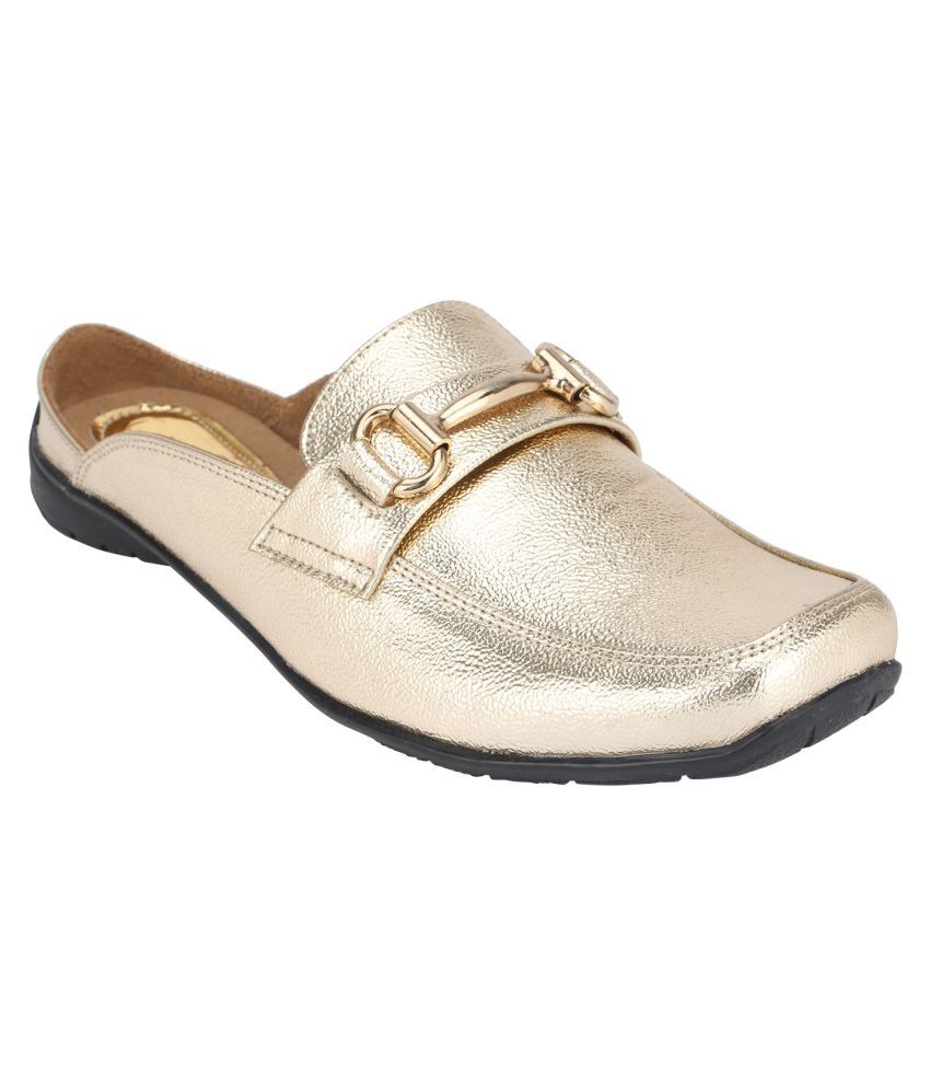 Catwalk Gold Casual Shoes Price in India Buy Catwalk Gold