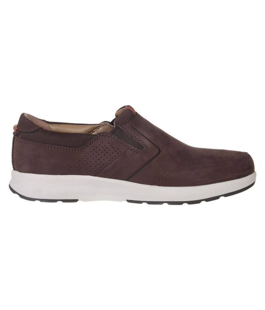 clarks brown casual shoes