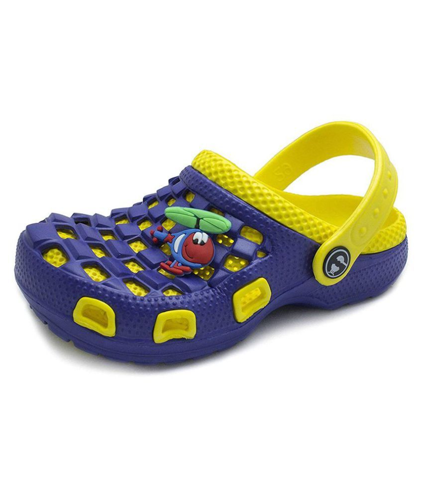 infant crocs size 2c