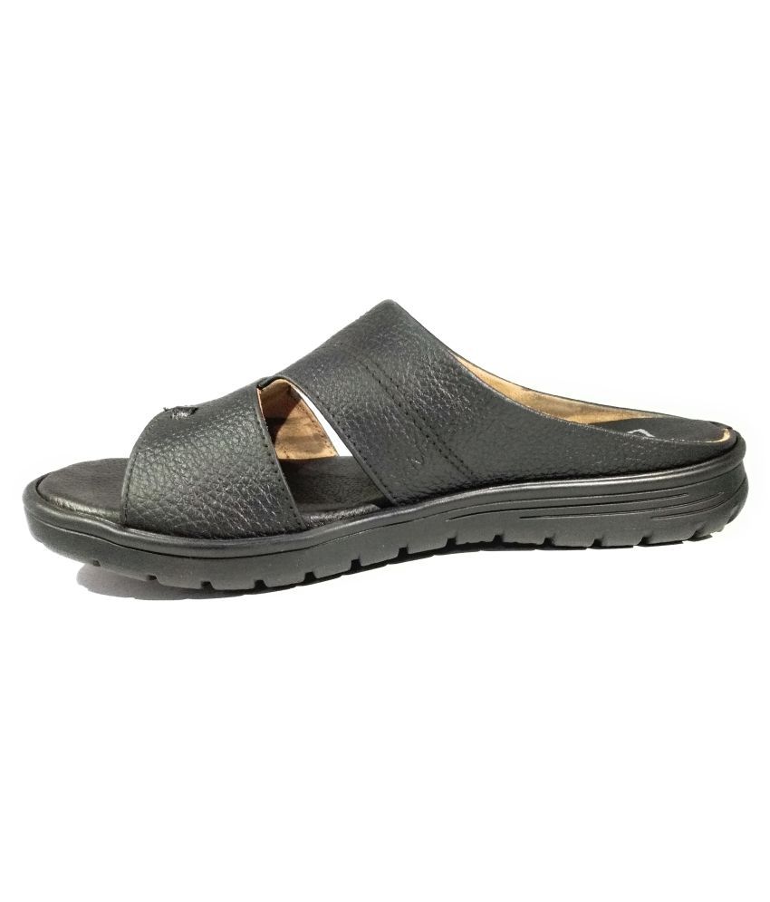 comfortable slippers brand