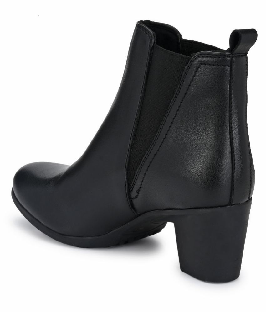 Delize Black Ankle Length Chelsea Boots Price in India- Buy Delize ...