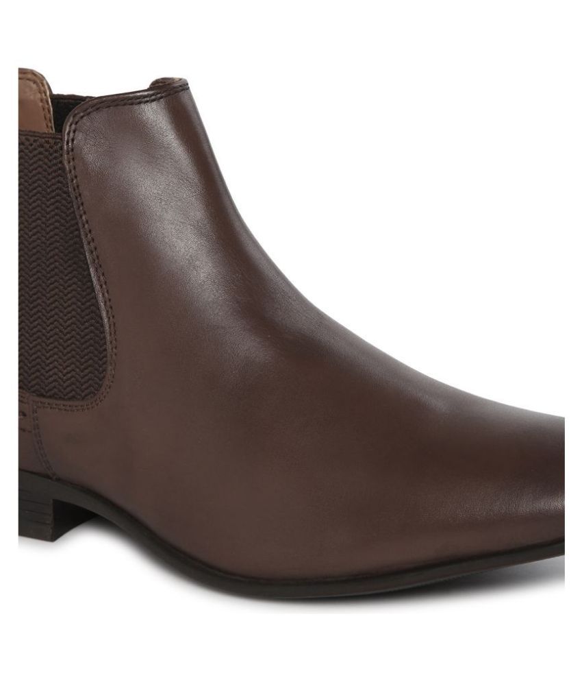 red tape chelsea boots in brown leather