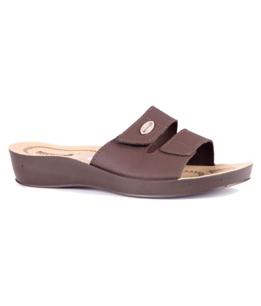     			Aerowalk - Brown Women's Flats