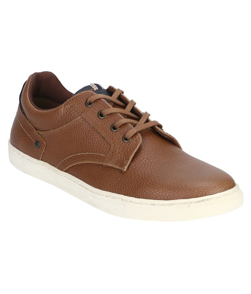 red tape tan shoes