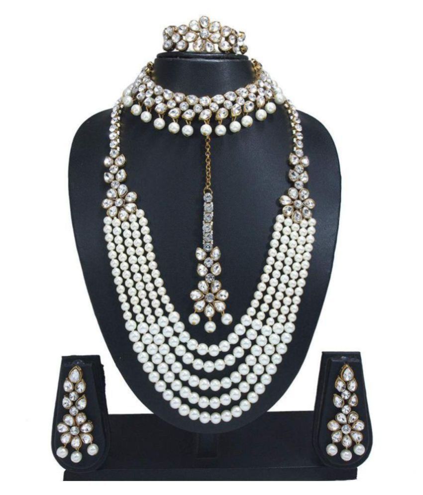 necklace and haram