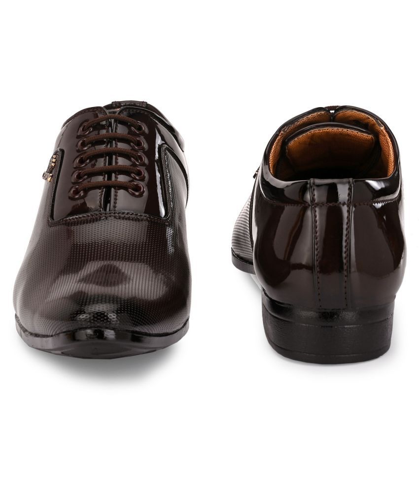 id low top formal shoes with toggle fastening