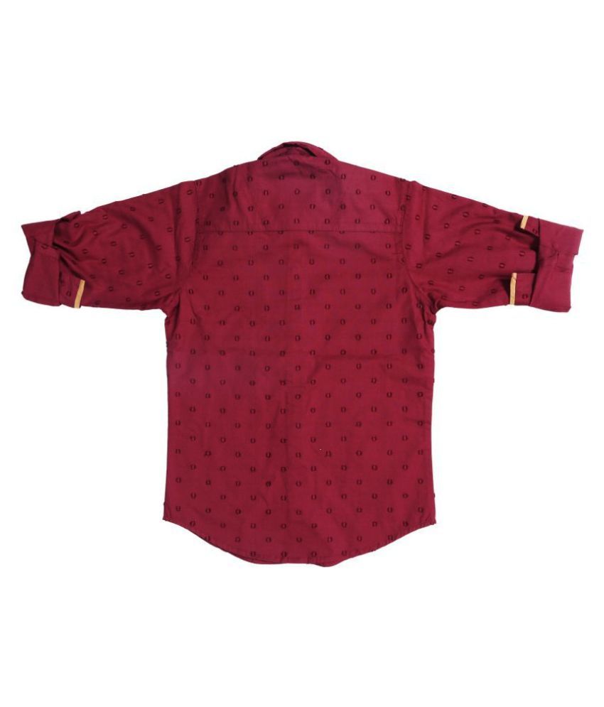 up maroon shirt