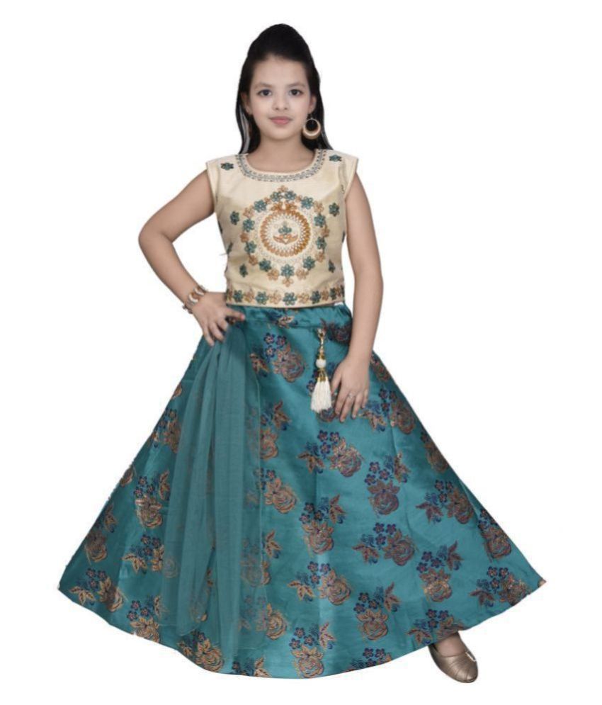 65% OFF on Blossomdeal Green Silk Circular Semi Stitched Lehenga on Snapdeal  | PaisaWapas.com