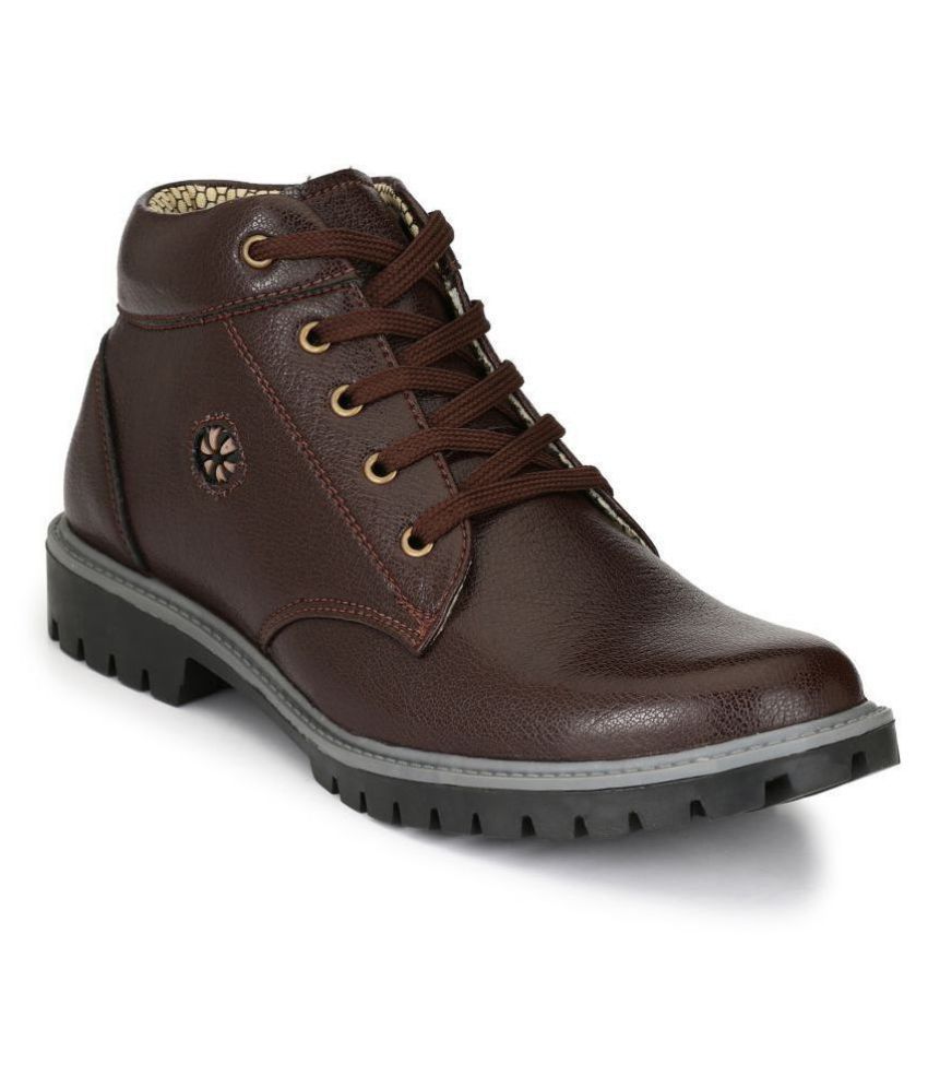     			Sir Corbett Outdoor Brown Casual Shoes