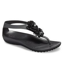 crocs chappals