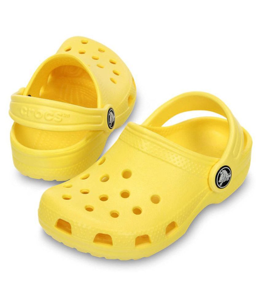 Crocs Roomy Fit Yellow Clogs For Kids Price in India- Buy Crocs Roomy ...