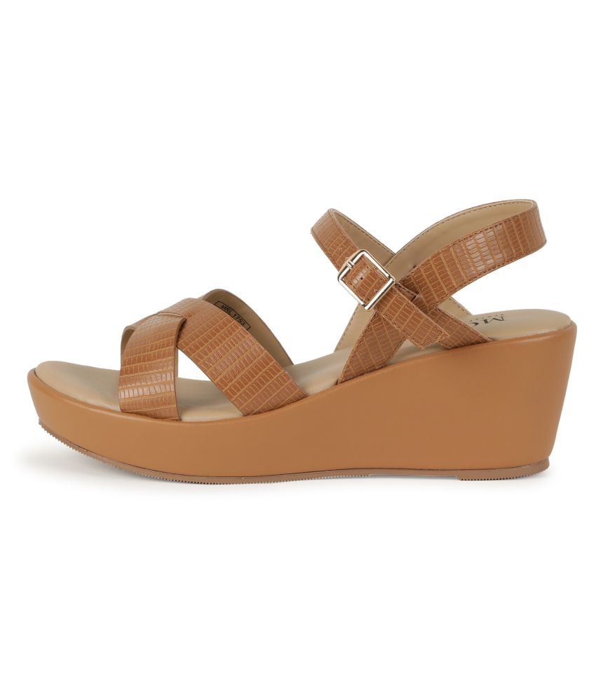 mode by red tape pumps