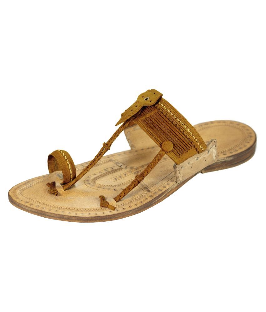 gold kolhapuri chappal