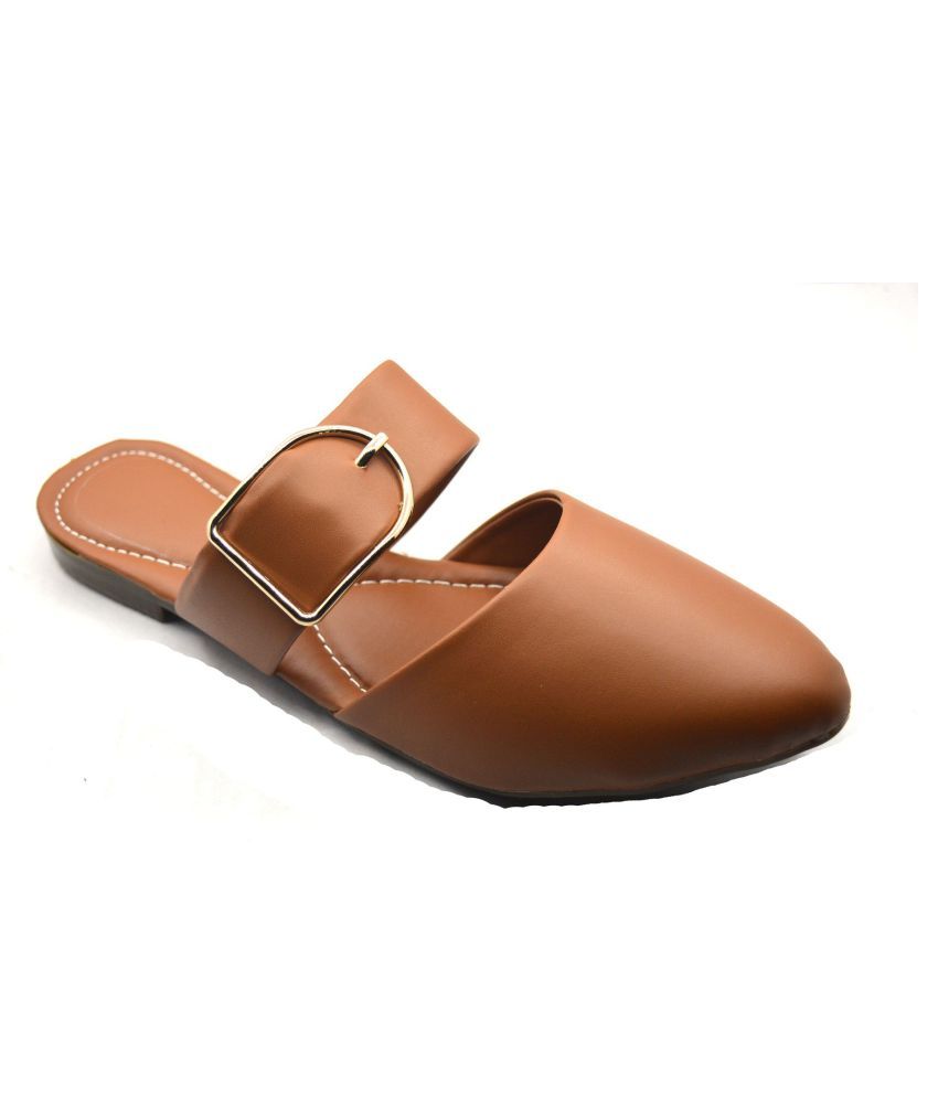 tan ballerinas