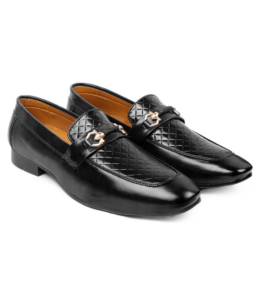     			YUVRATO BAXI Black Loafers