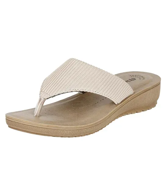 Gold Sandals: Buy Gold Sandals for Women Online at Low Prices - Snapdeal  India