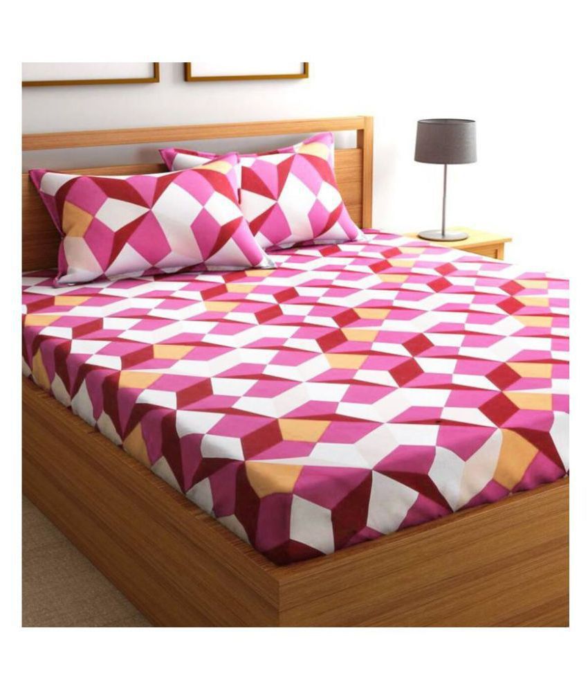     			HOMETALES Cotton Geometric Double Bedsheet with 2 Pillow Covers- Red