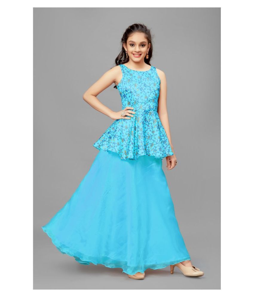 backless lehenga choli