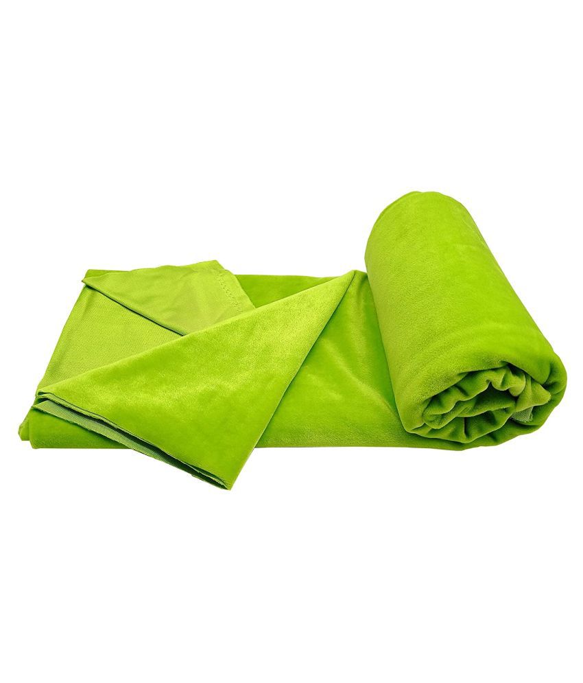    			PRANSUNITA Super Soft Velvet Finish Polar Fleece Felt Fabric, Size 39 x 32 inch used in Home Decor, Cushions & DIY Soft Toys making, Dresses, Art & Craft, Jackets, Booties  etc Color –Parrot Green