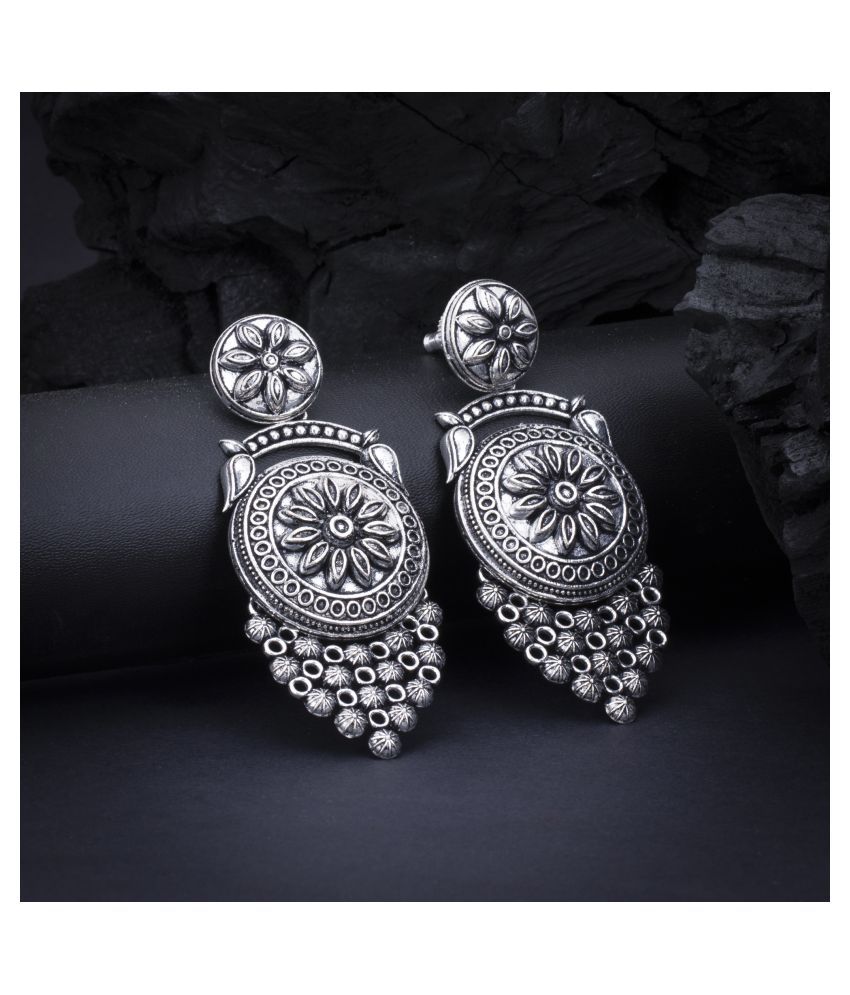     			Sukkhi Eye-Catchy Oxidised Floral Chandelier Earring for Women