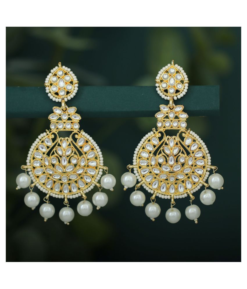     			Sukkhi Gleaming Pearl Gold Plated Kundan Chandbali Earring for Women