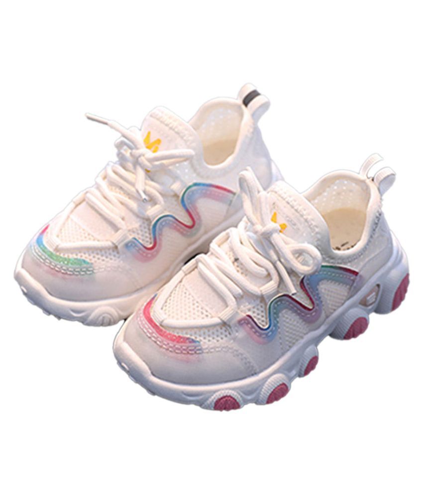 boys white athletic shoes