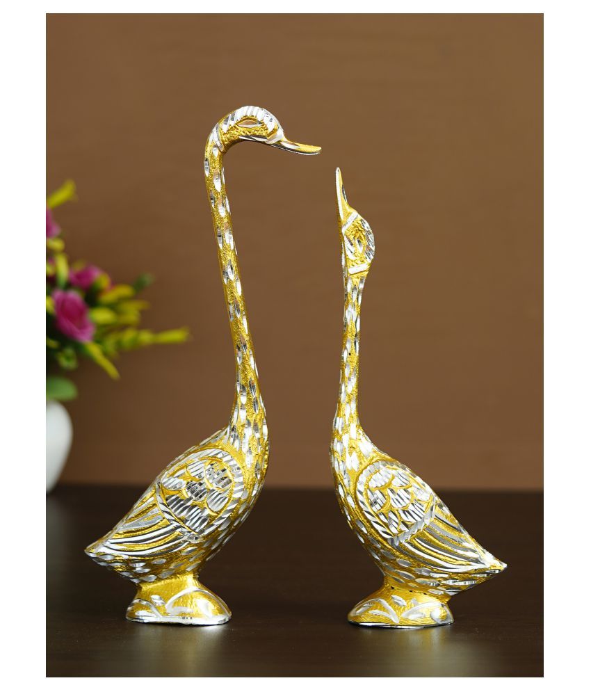     			eCraftIndia Set of 2 Silver-Toned & Yellow Engraved Handcrafted Kissing Swan Showpieces