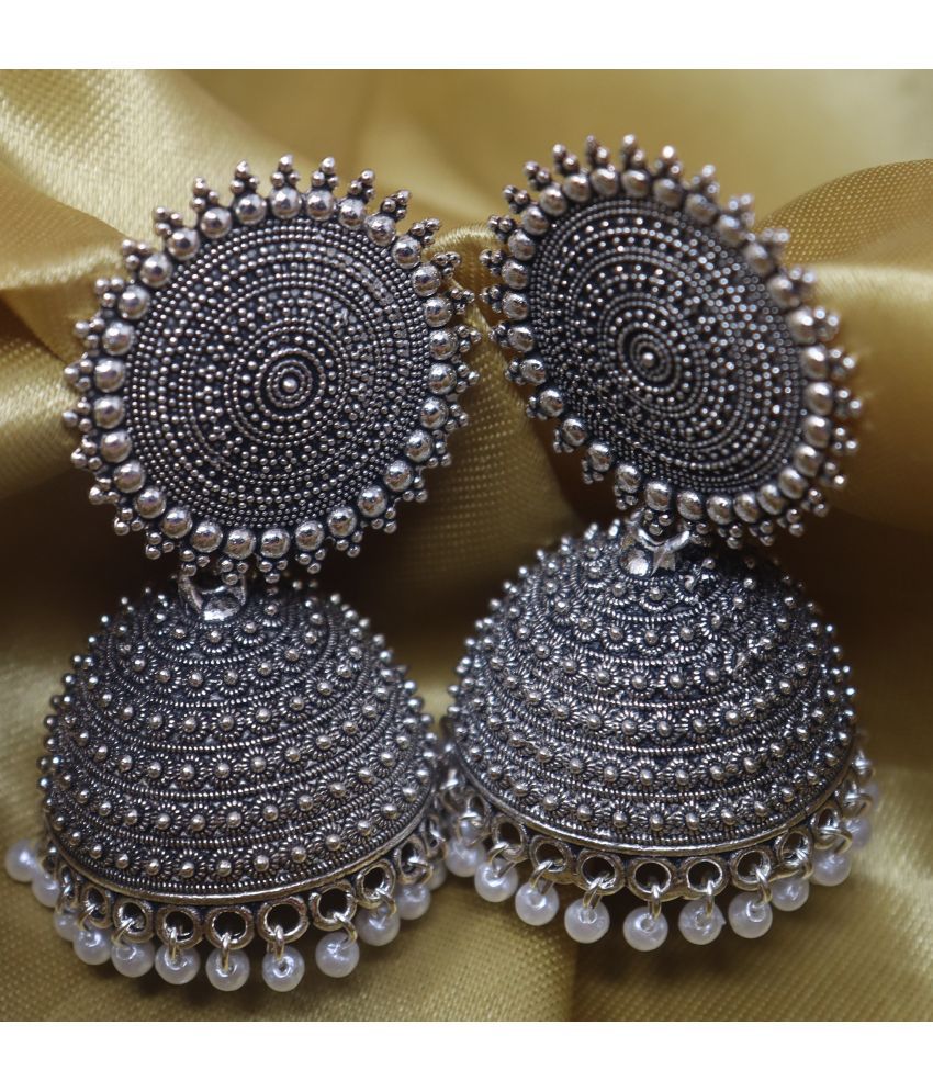     			Happy Stoning - Silver Jhumki Earrings ( Pack of 1 )