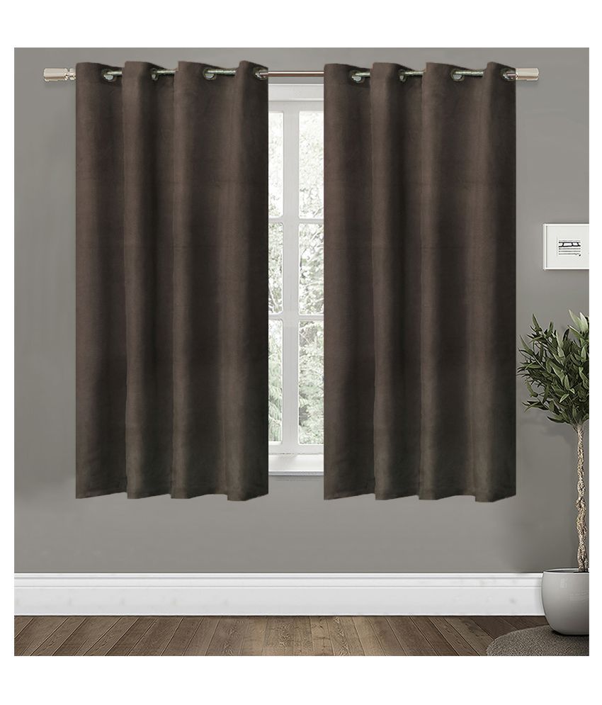     			HOMETALES Set of 2 Window Blackout Room Darkening Eyelet Polyester Brown Curtains ( 152 x 114 cm )